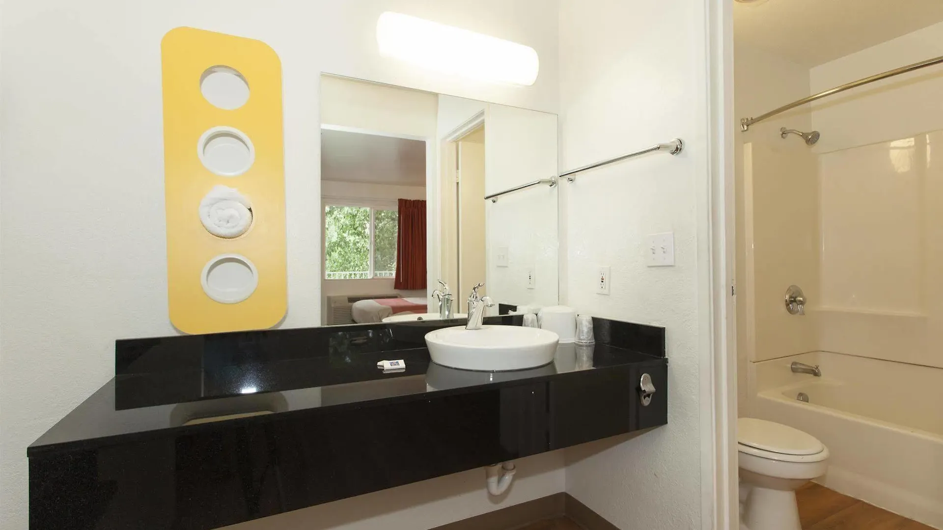 *** Hotel Motel 6-Sacramento, Ca - Central United States