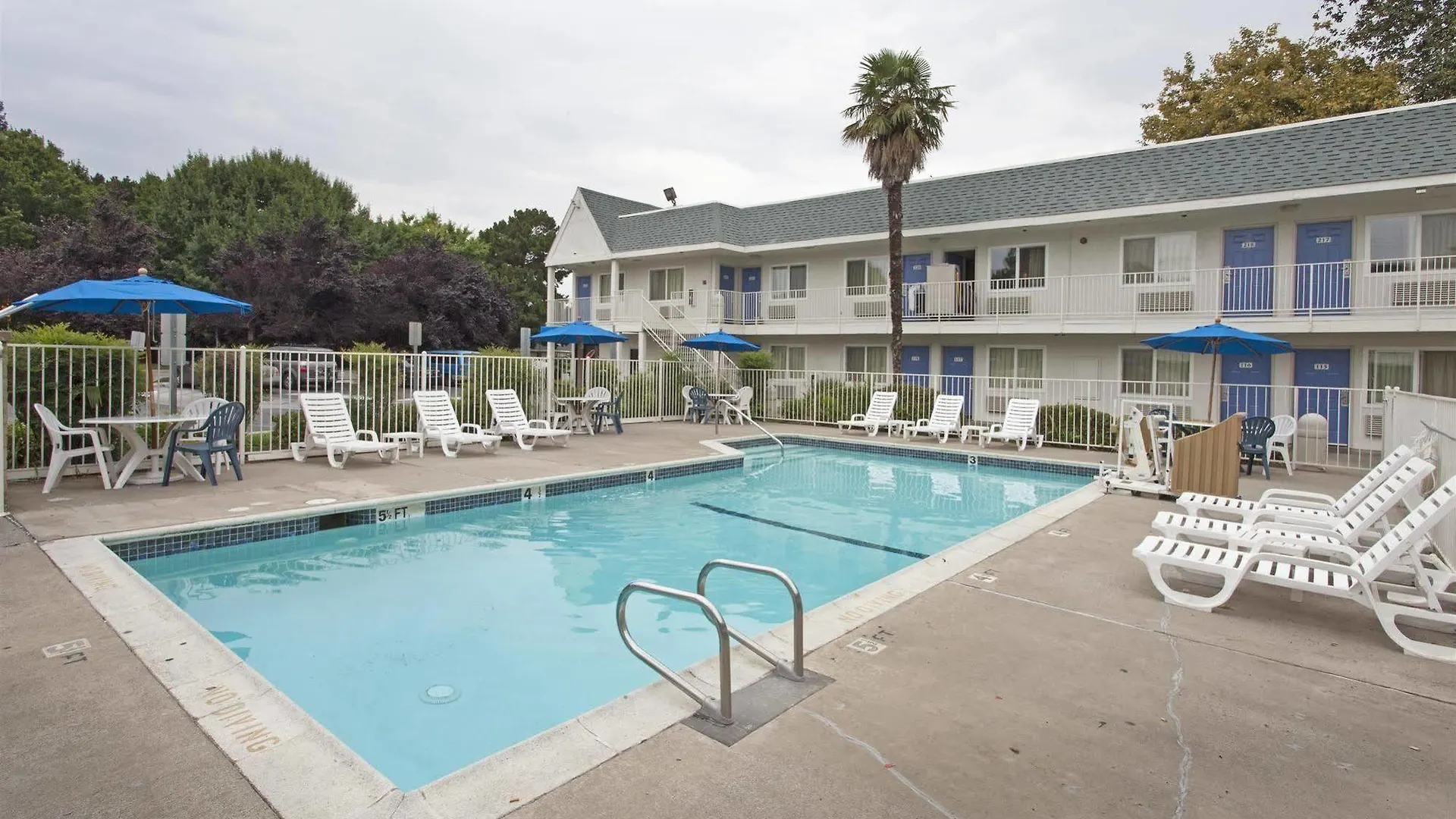 *** Hotel Motel 6-Sacramento, Ca - Central United States